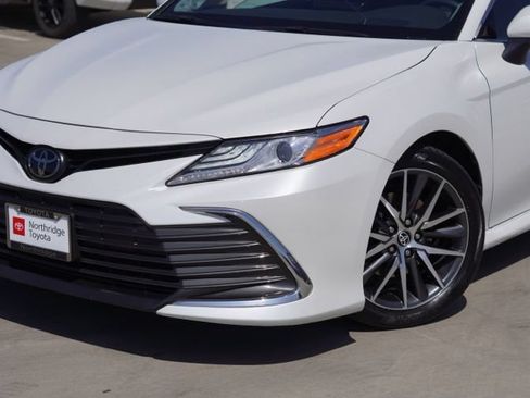 Used 2023 Toyota Camry XLE FWD image 4