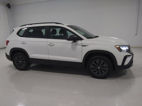 Used 2024 Volkswagen Taos S FWD image 11