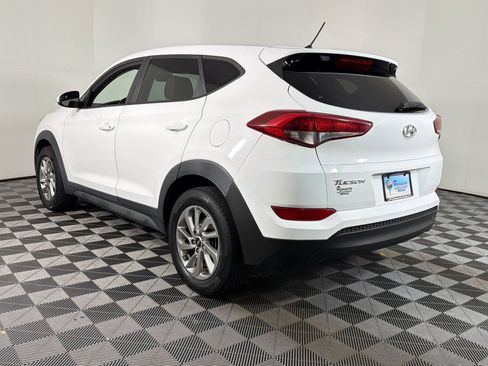 Used 2018 Hyundai Tucson SE image 3