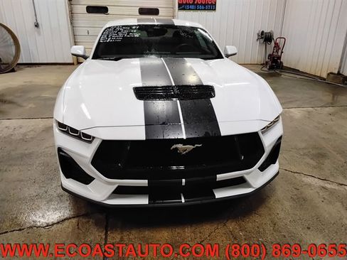 Used 2025 Ford Mustang GT image 7