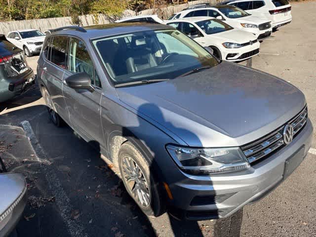 Used 2019 Volkswagen Tiguan SE w/ Panoramic Sunroof Package FWD image 3