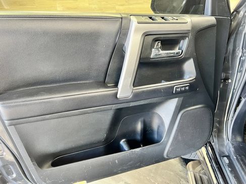 Used 2019 Toyota 4Runner Limited AWD/4WD image 26
