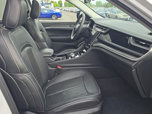Used 2022 Jeep Grand Cherokee Limited 4xe w/ Luxury Tech Group II AWD/4WD image 6