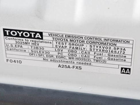 Used 2025 Toyota Camry SE FWD image 18