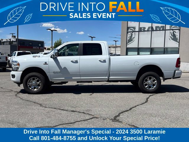 Used 2024 RAM 3500 Laramie AWD/4WD image 2