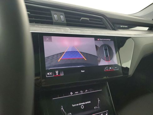 Used 2023 Audi e-tron Premium Plus w/ Premium Plus Package image 29