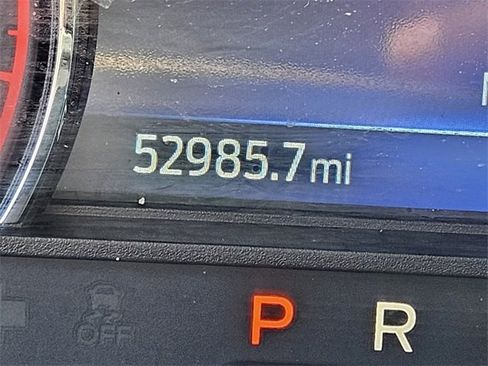 Used 2023 Ford Explorer XLT image 27