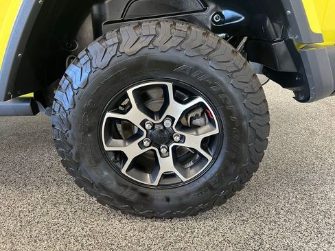 Used 2023 Jeep Wrangler Unlimited Rubicon w/ Dual Top Group image 21