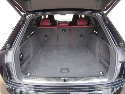 Used 2022 Audi e-tron S Prestige w/ Prestige Package image 30