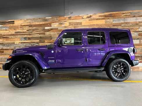 Used 2023 Jeep Wrangler Unlimited Sahara w/ Cold Weather Group AWD/4WD image 31