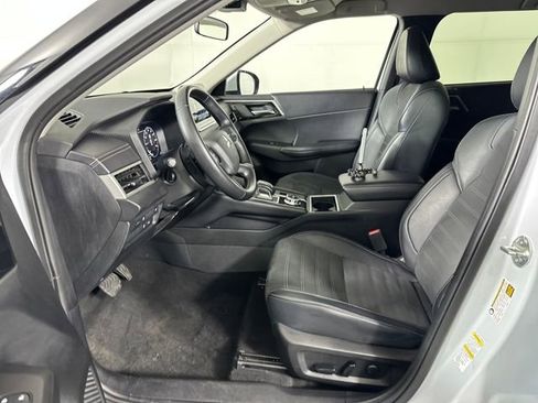 Used 2024 Mitsubishi Outlander SE image 11
