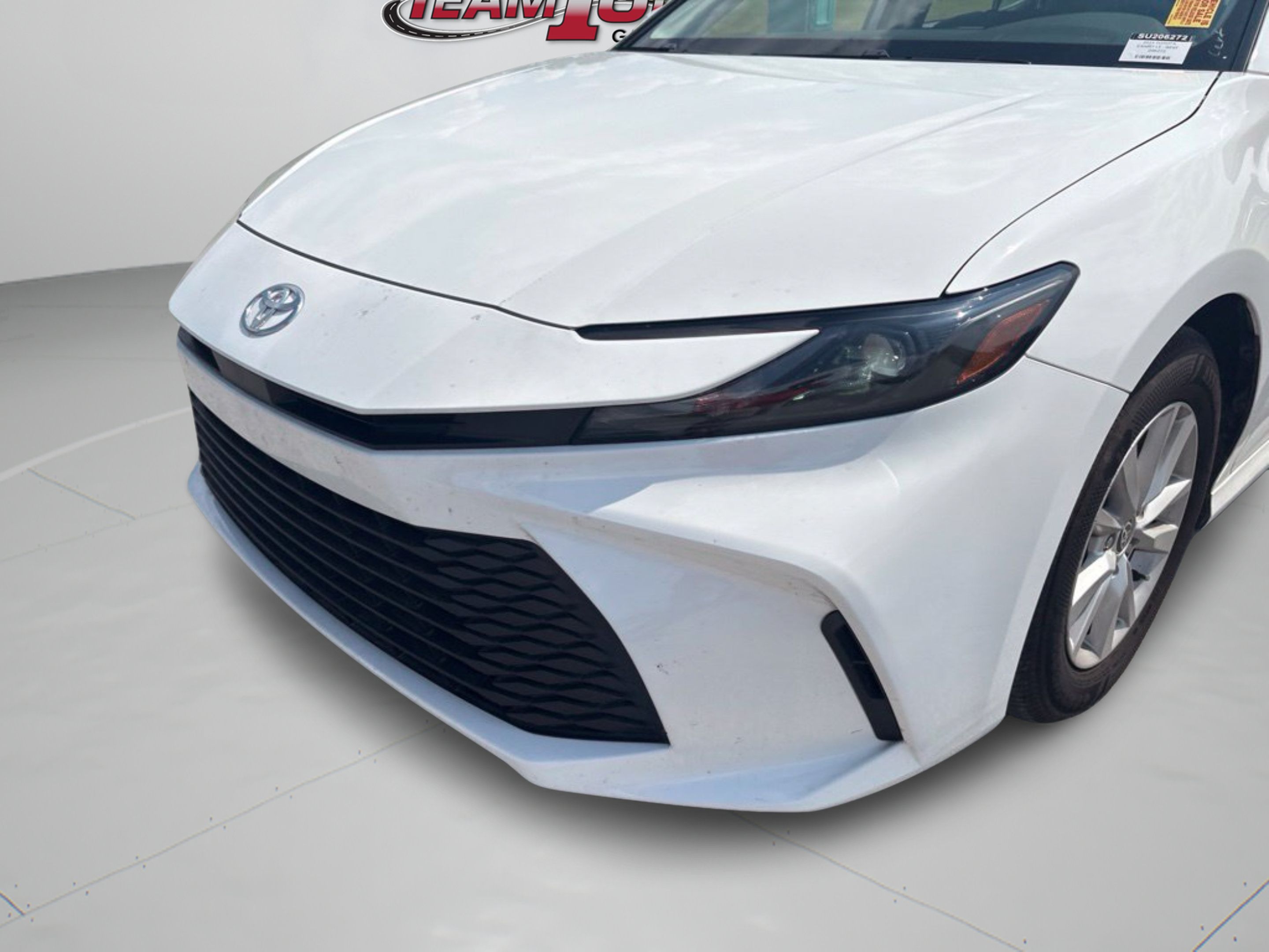 Used 2025 Toyota Camry LE FWD image 5