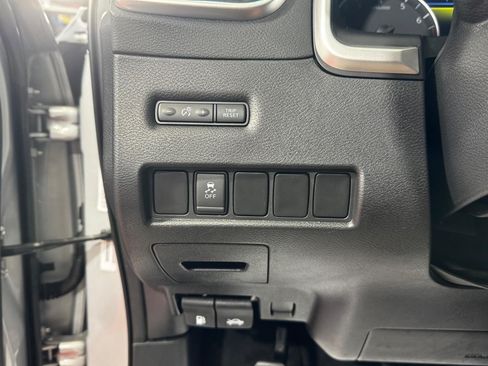 Used 2018 Nissan Murano S w/ Cargo Package FWD image 16