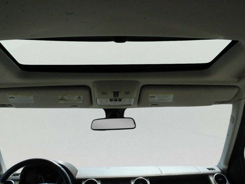 Used 2012 Land Rover LR4 HSE image 6