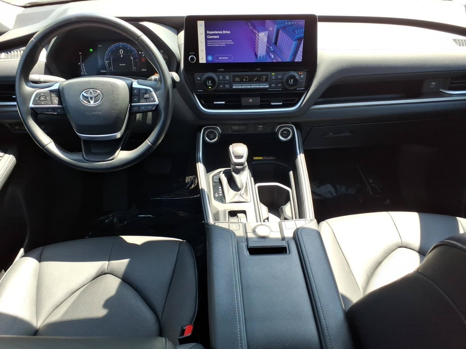 Used 2024 Toyota Grand Highlander AWD image 17