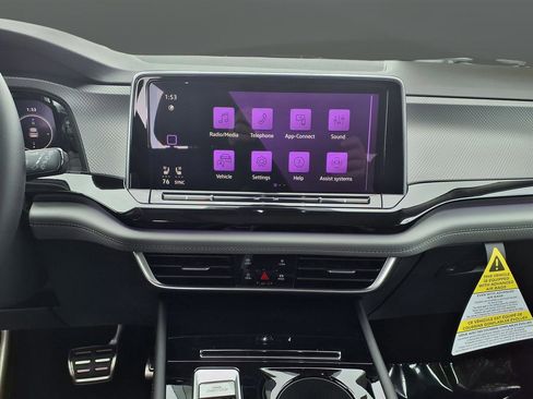 New 2026 Volkswagen Atlas Peak Edition image 19