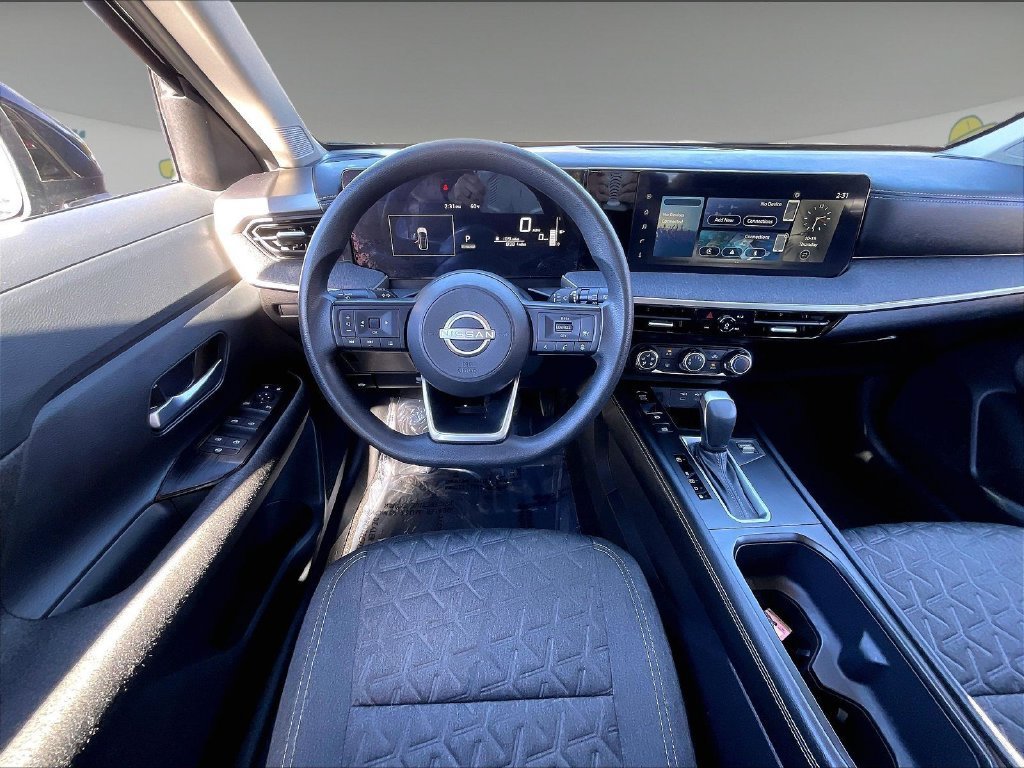 Used 2025 Nissan Kicks SV AWD/4WD image 16