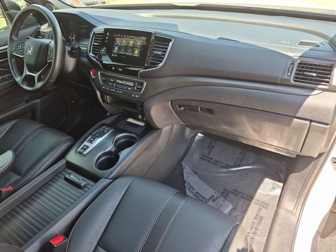 Certified 2022 Honda Passport TrailSport image 33