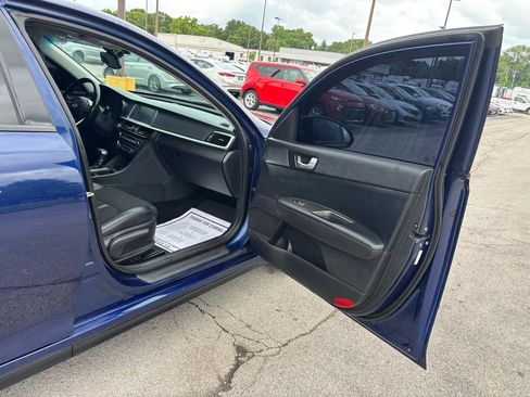 Used 2019 Kia Optima S w/ S Panoramic Sunroof Package FWD image 9
