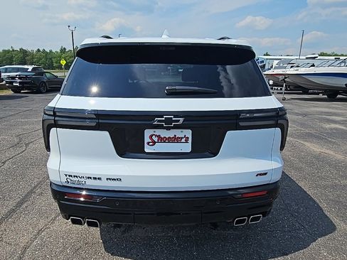 Used 2024 Chevrolet Traverse RS image 4