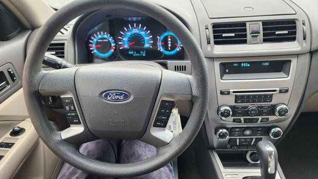 Used 2010 Ford Fusion SE FWD image 17