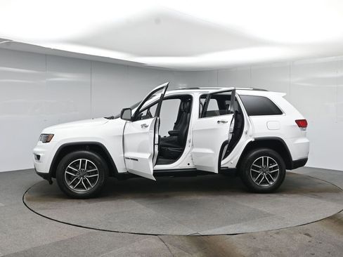 Used 2021 Jeep Grand Cherokee Limited w/ Premium Lighting Group image 55