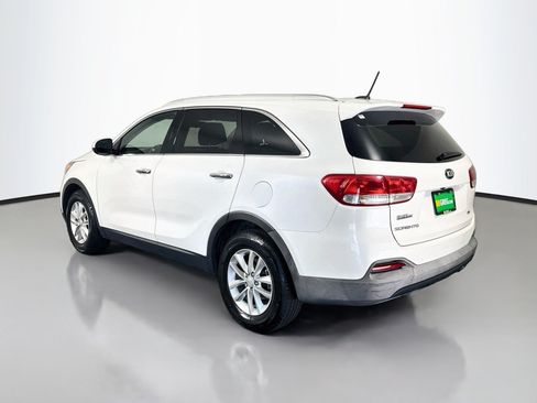 Used 2017 Kia Sorento FWD image 7