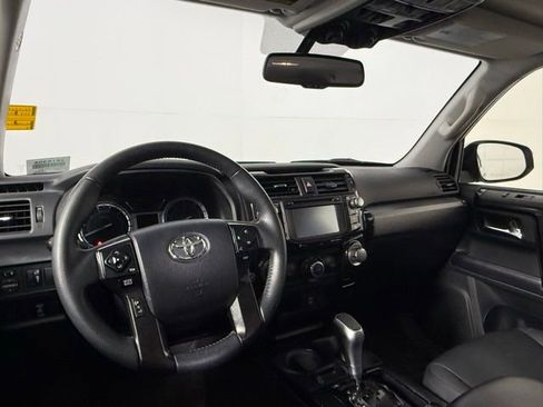 Used 2019 Toyota 4Runner TRD Off-Road Premium AWD/4WD image 36