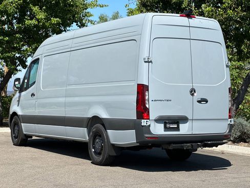 New 2024 Mercedes-Benz eSprinter 170 Cargo image 5