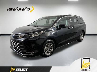 Used 2021 Toyota Sienna XLE