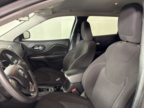 Used 2020 Jeep Cherokee Latitude image 21