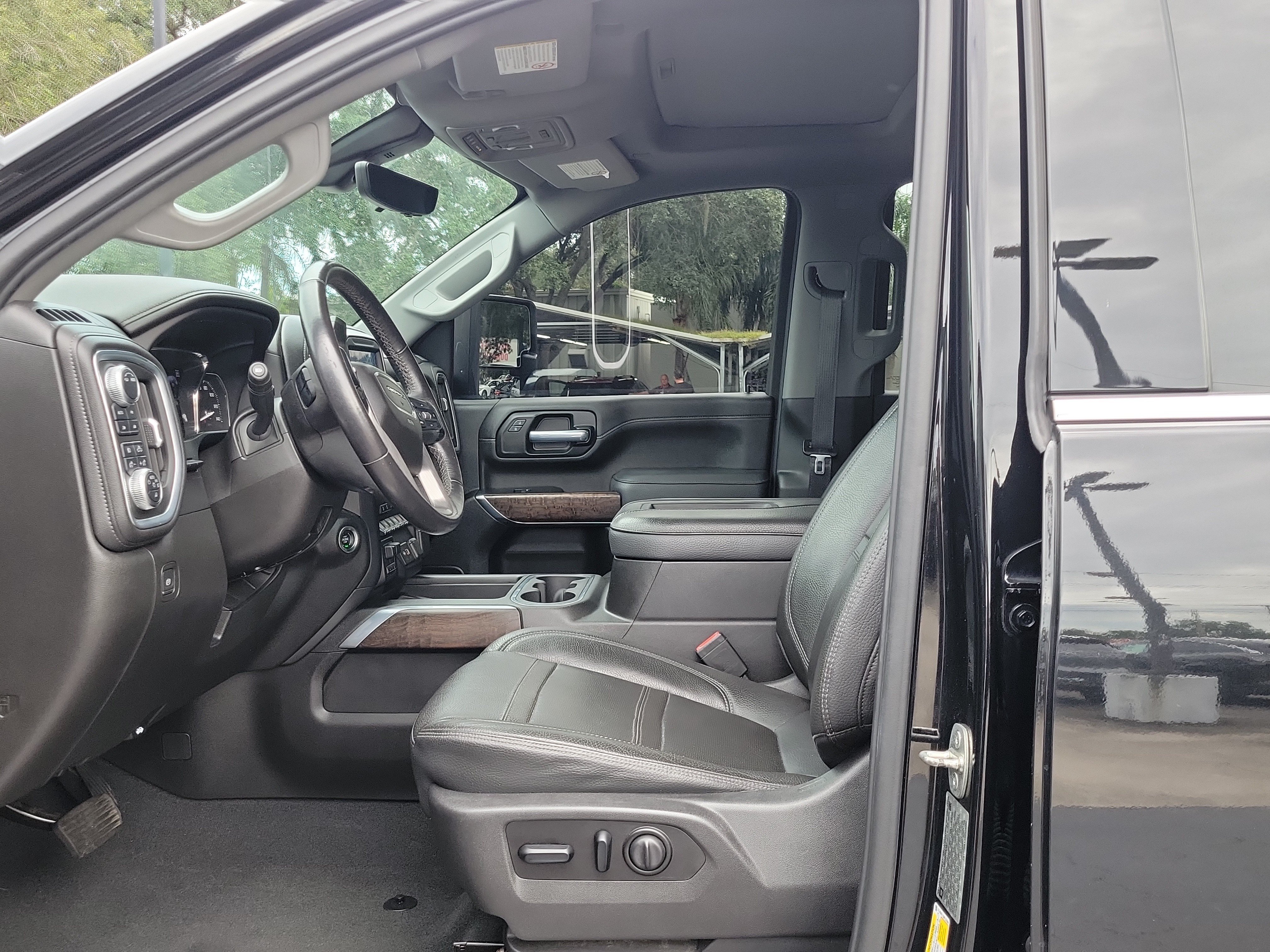 Used 2021 GMC Sierra 3500 Denali w/ Denali Ultimate Package AWD/4WD image 20