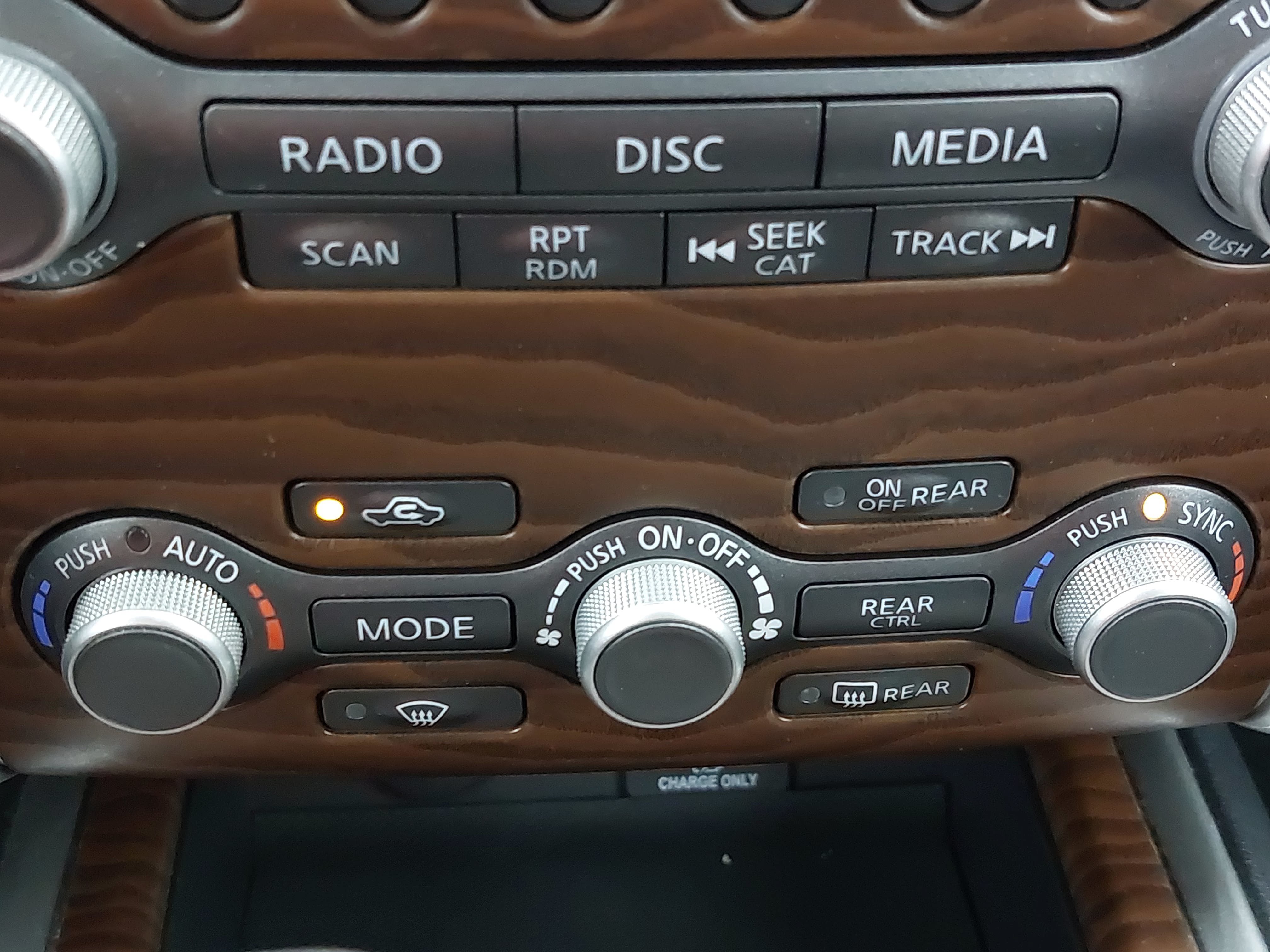 Used 2020 Nissan Pathfinder Platinum AWD/4WD image 25