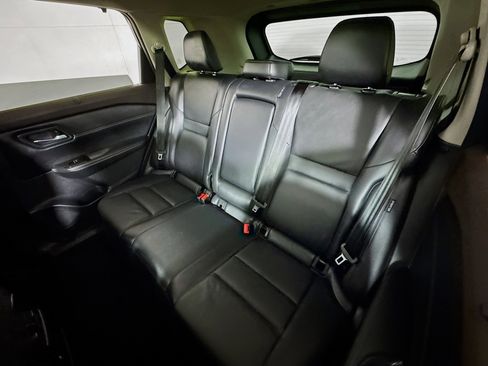 Used 2023 Nissan Rogue SL w/ SL Premium Package image 23