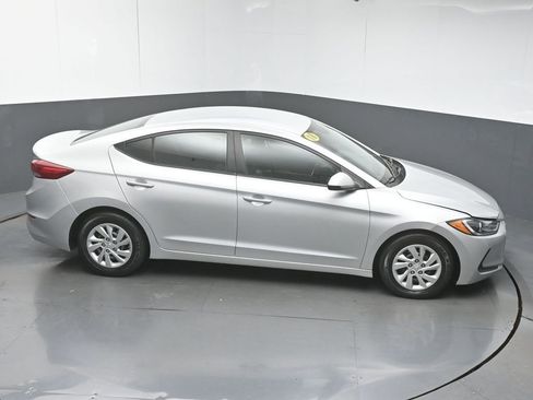 Used 2018 Hyundai Elantra SE w/ Cargo Package image 45