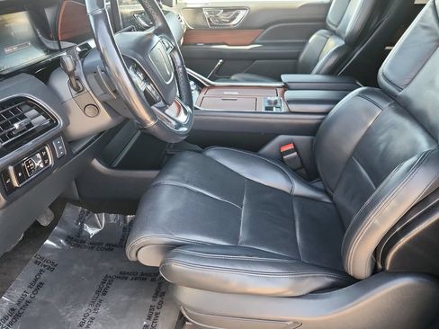 Used 2023 Lincoln Navigator L Reserve AWD/4WD image 7