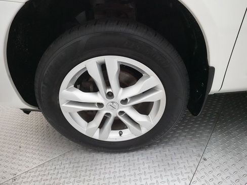 Used 2012 Nissan Rogue SV image 28