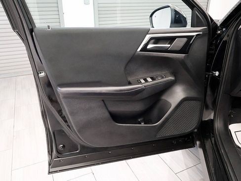Used 2024 Mitsubishi Outlander ES AWD/4WD image 13