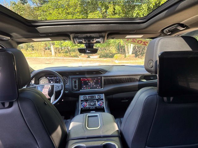 Used 2021 GMC Yukon XL Denali w/ Denali Premium Package AWD/4WD image 21