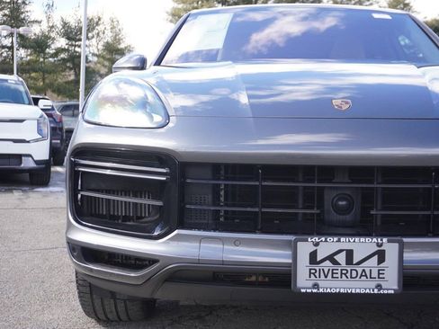 Used 2020 Porsche Cayenne Turbo AWD/4WD image 15
