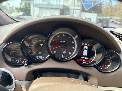Used 2012 Porsche Cayenne Turbo image 12