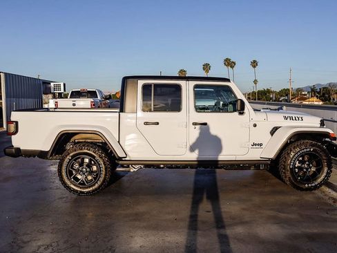 New 2026 Jeep Gladiator Willys image 13