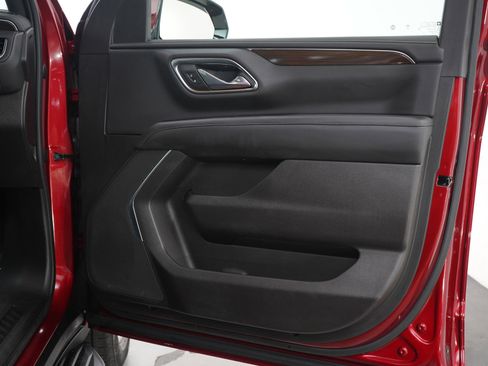 Used 2021 GMC Yukon SLE image 11