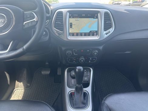 Used 2018 Jeep Compass Latitude w/ Popular Equipment Group AWD/4WD image 19