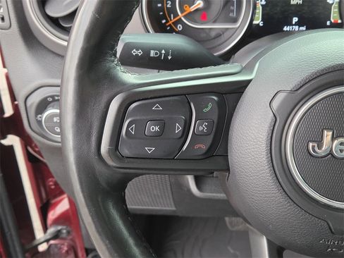 Used 2021 Jeep Gladiator Willys image 9