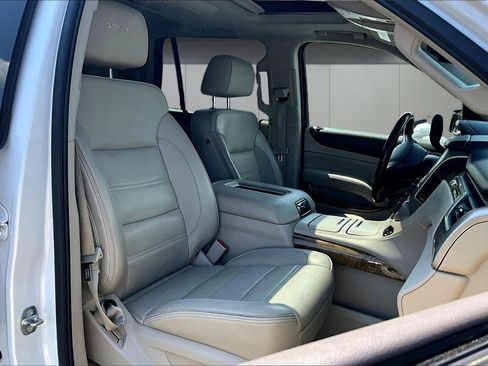 Used 2017 GMC Yukon Denali w/ Open Road Package AWD/4WD image 30