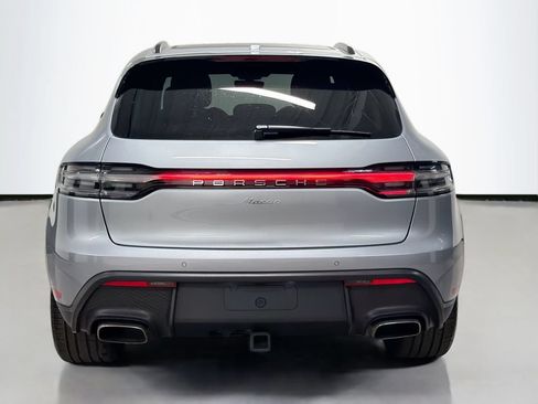 Certified 2025 Porsche Macan AWD/4WD image 10
