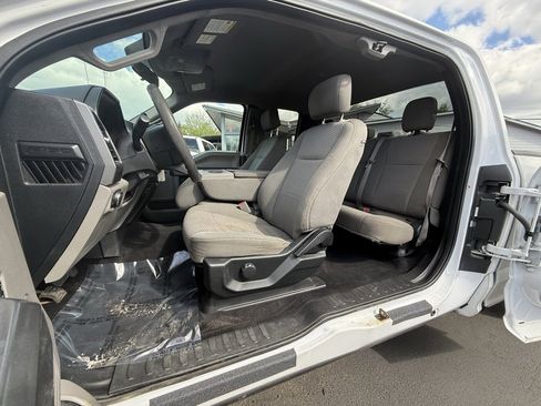 Used 2017 Ford F150 XLT w/ Max Trailer Tow Package image 19