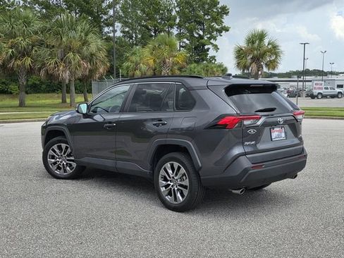 Used 2023 Toyota RAV4 XLE Premium FWD image 4