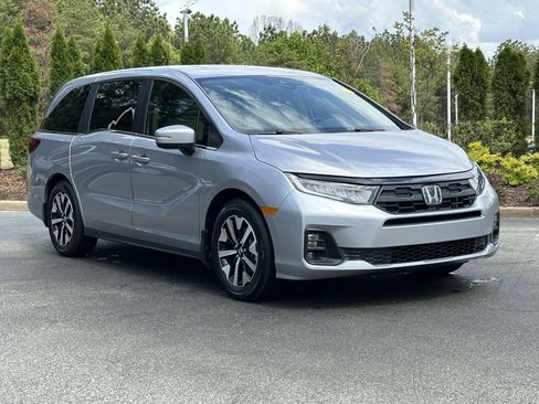 Used 2026 Honda Odyssey EX-L image 2
